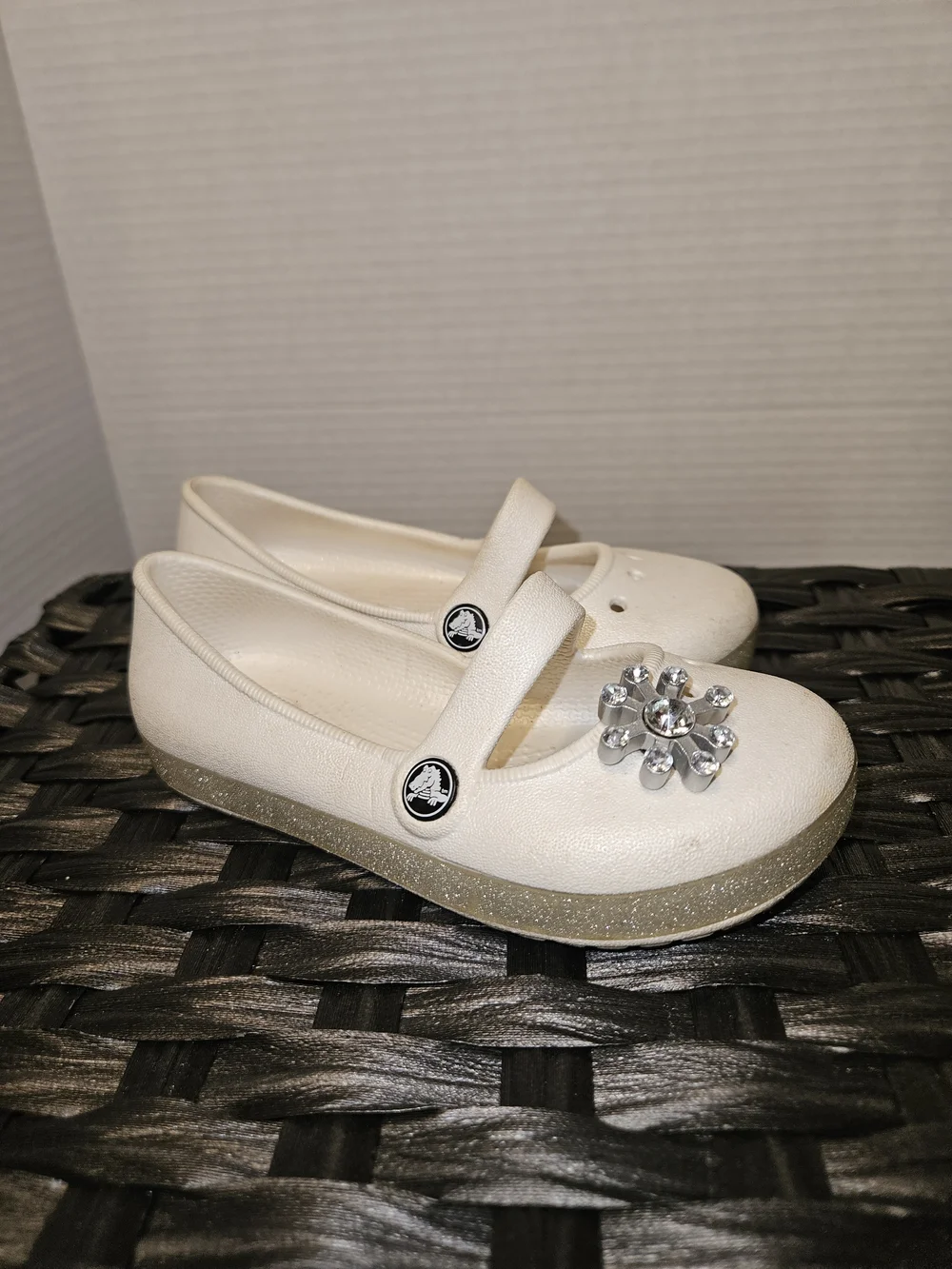 CROCS Girls Pearl White Mary Jane Flats with Crystal Flower Charm